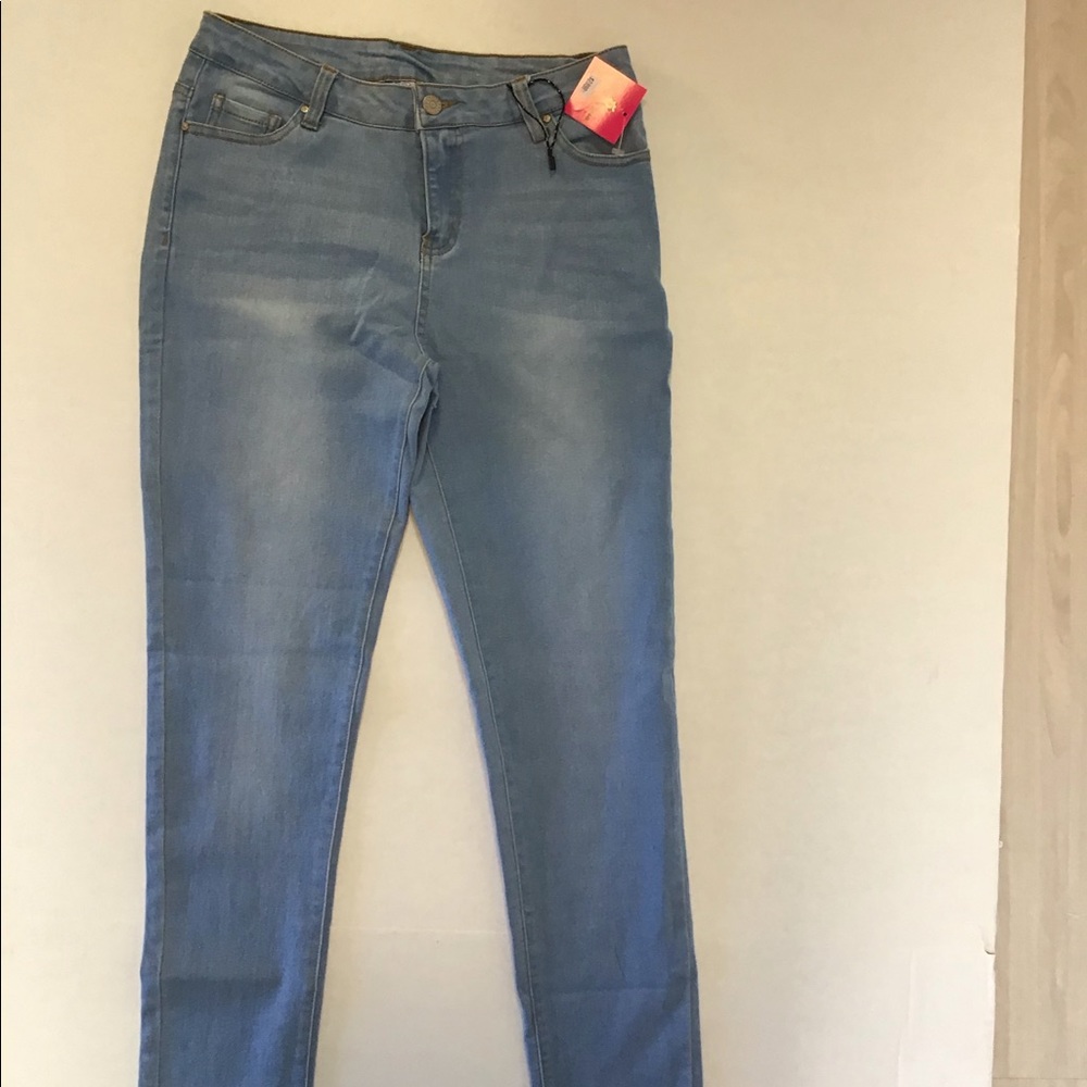 Jeans - Picture 3 of 3